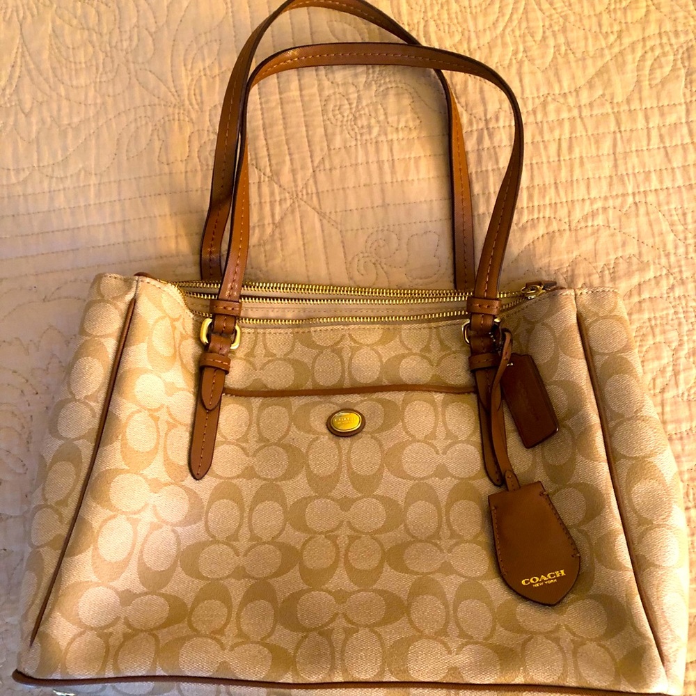 Coach multi pocket purse